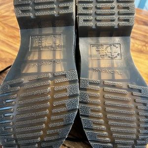 Dr. Martens Kid's 1460 Junior Lace Up Fashion Boot. US5